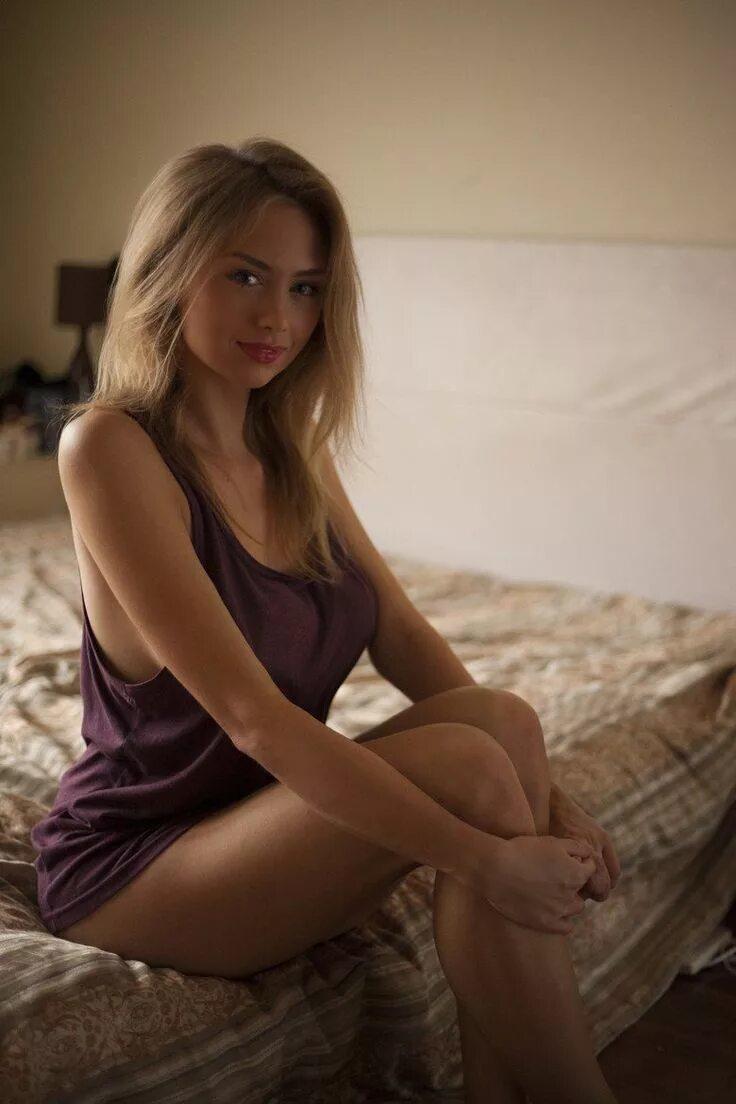 Домашние Фото Блондинок Чулках. Домашние Фото Блондинок Чулках.