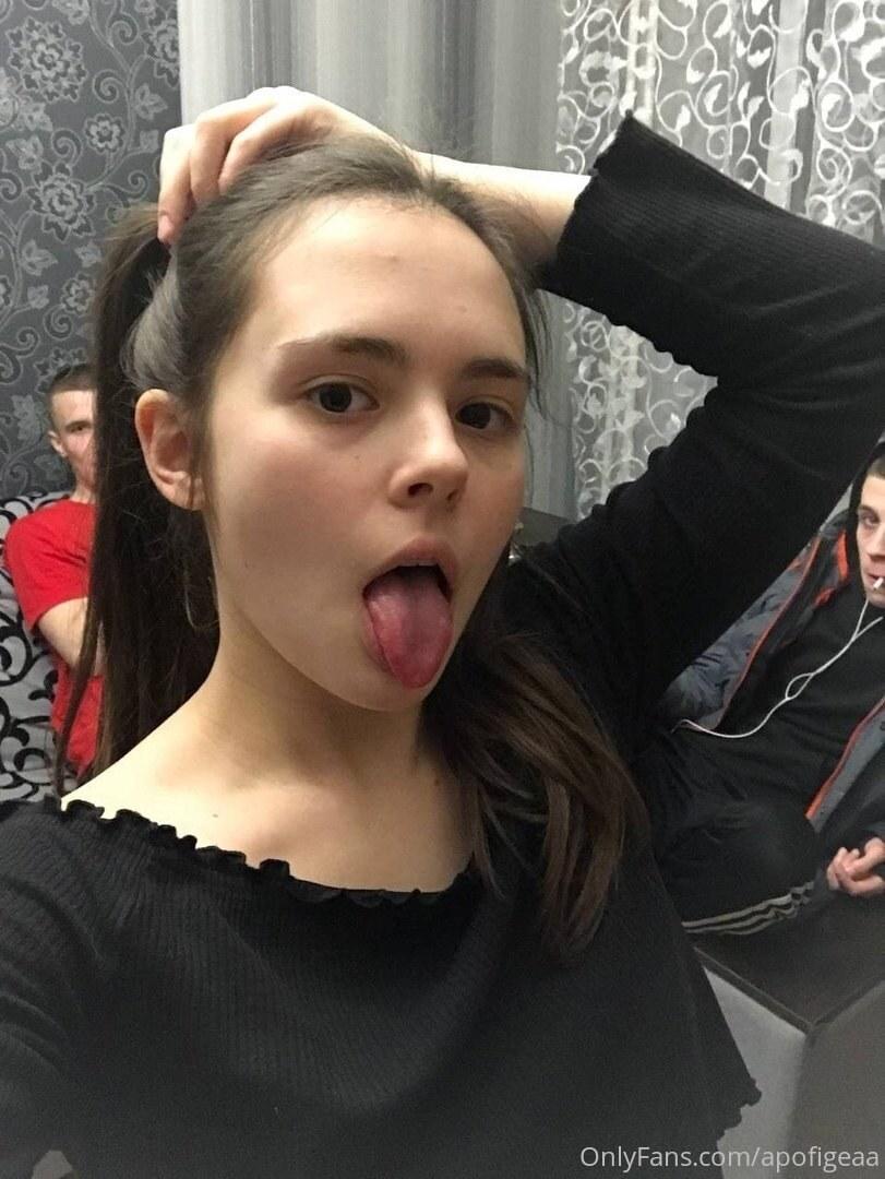 Слив фото голой Apofigeaa. Слив фото голой Apofigeaa.