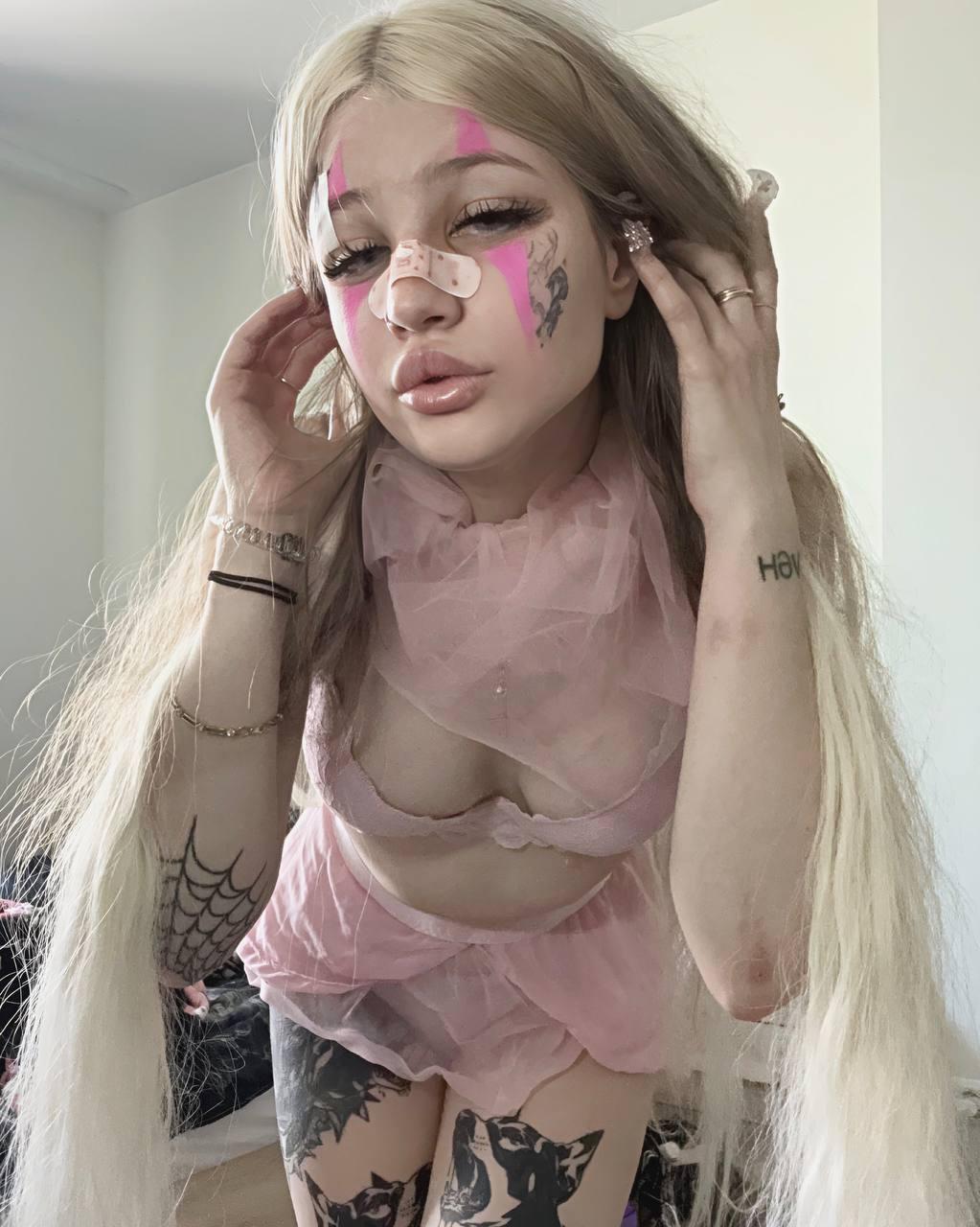 Секси селфи в розовом ночном белье. Секси селфи в розовом ночном белье.