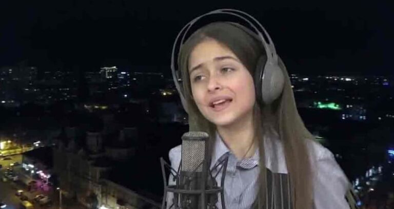 Ее воспринимают как реально существующего человека. Ее воспринимают как реально существующего человека.