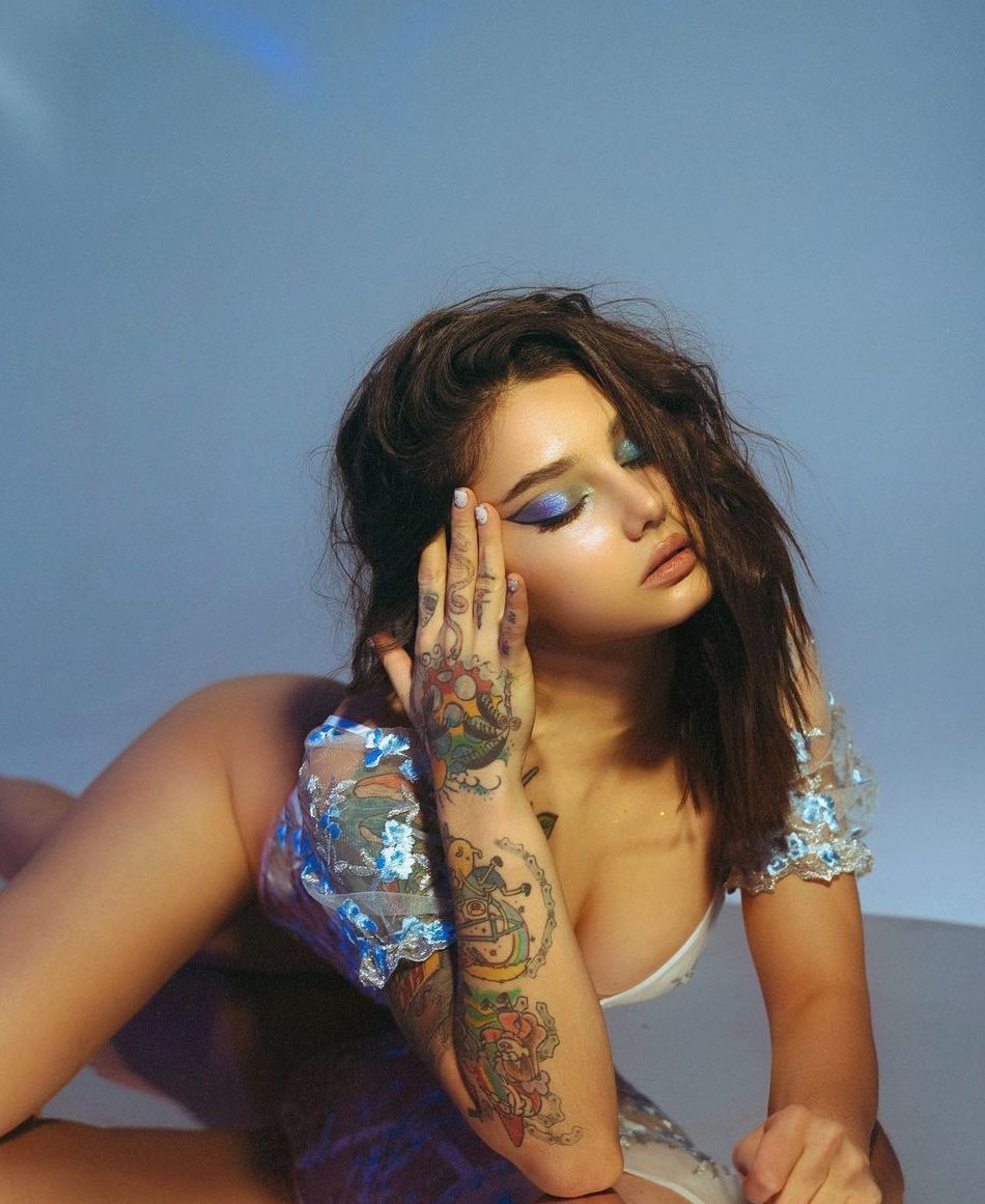 Голая Арина Брабус Голая Арина Брабус