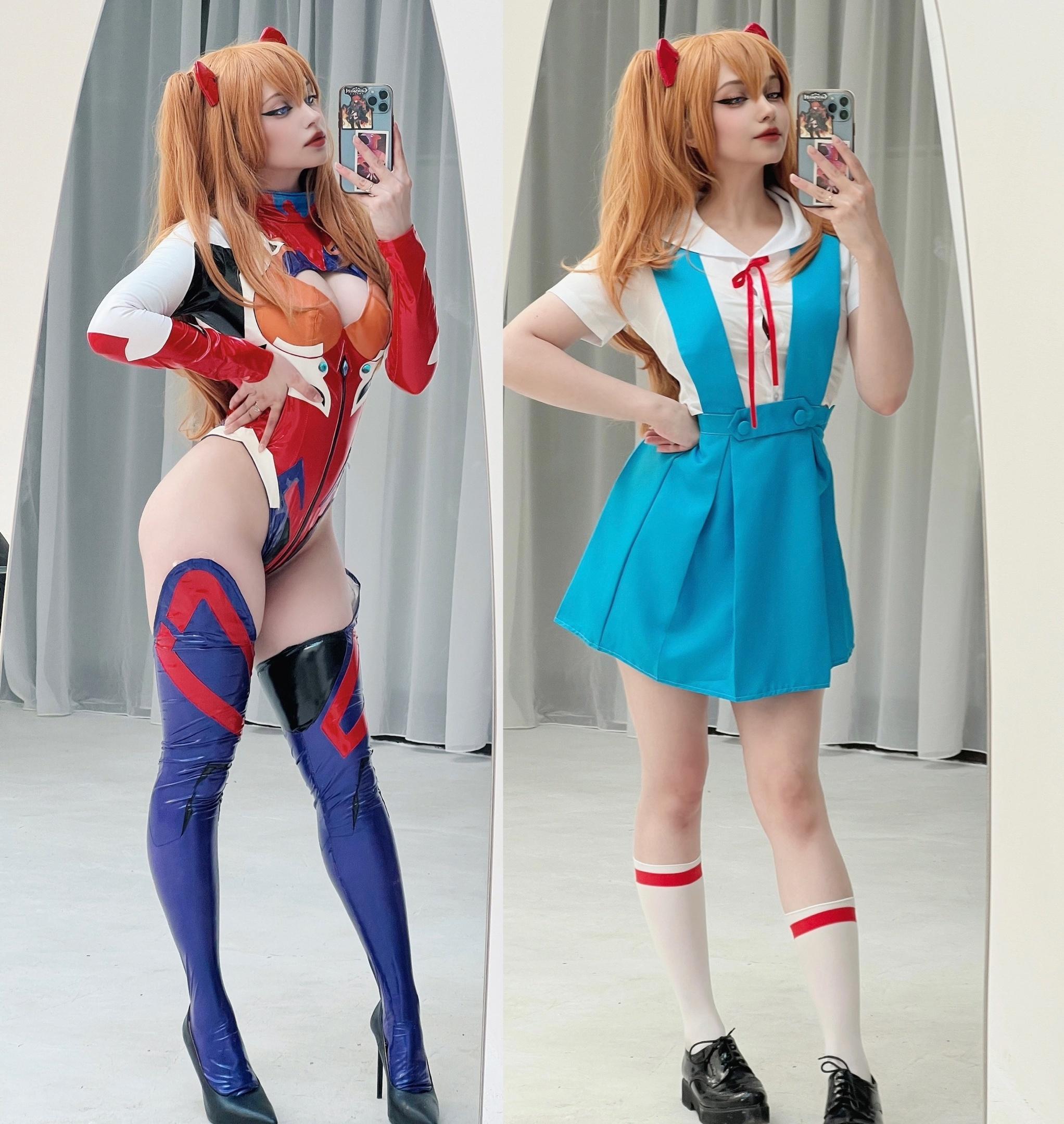 Откровенный косплей в аниме стиле.