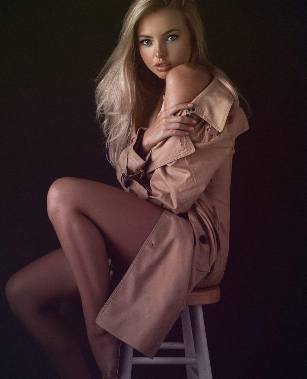 Эмма Котос Anastasia Braun.