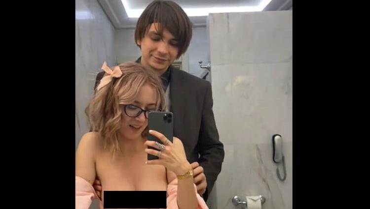 Слитая в сеть фотография Слава КПСС и Айша Лагеева с оголённой грудью. Слитая в сеть фотография Слава КПСС и Айша Лагеева с оголённой грудью.