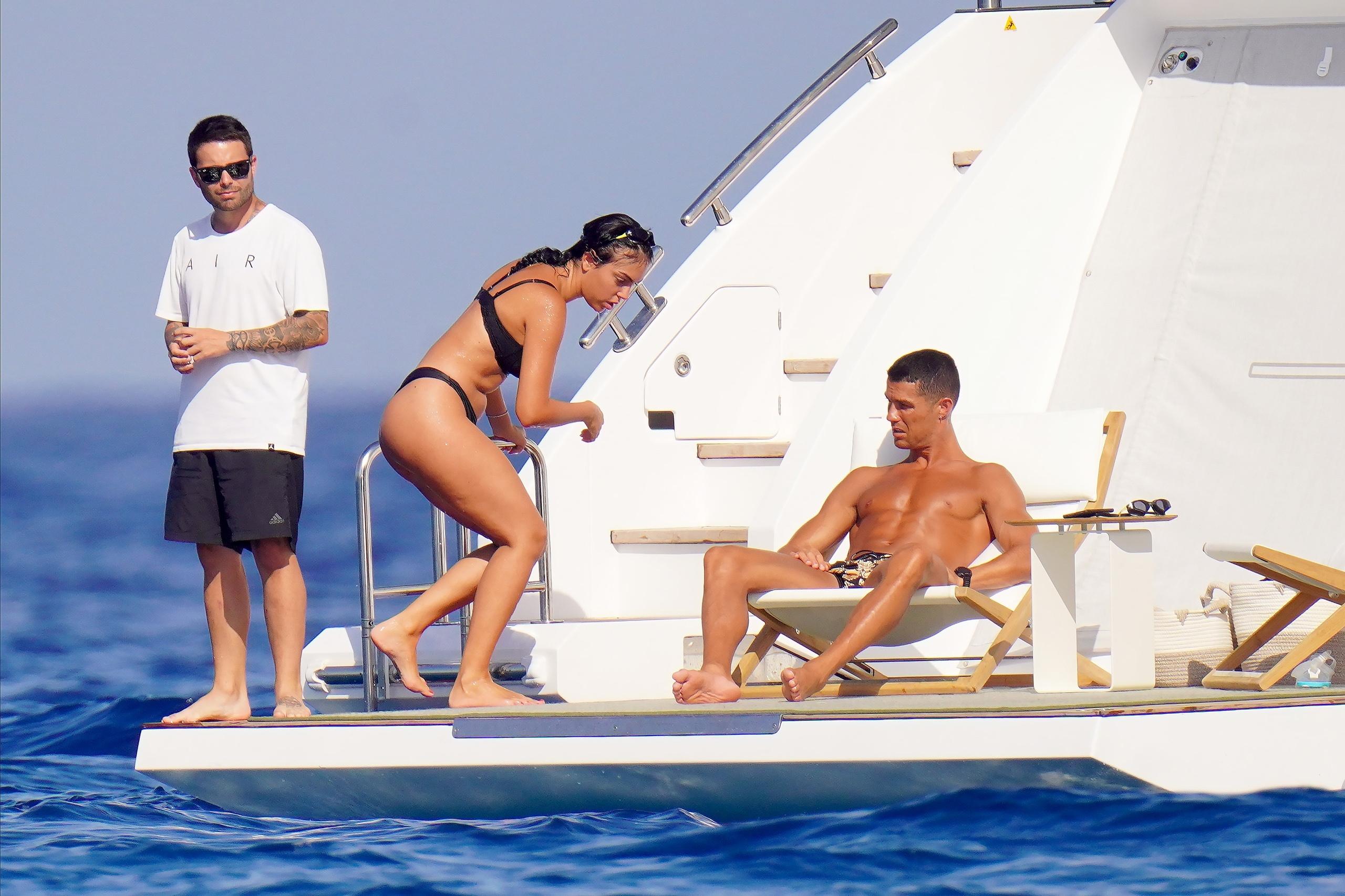 Мы собрали все ее слитые фото в одном месте. Слитые фото Джорджины Родригес (30 фото). Мы собрали все ее слитые фото в одном месте. Слитые фото Джорджины Родригес (30 фото).