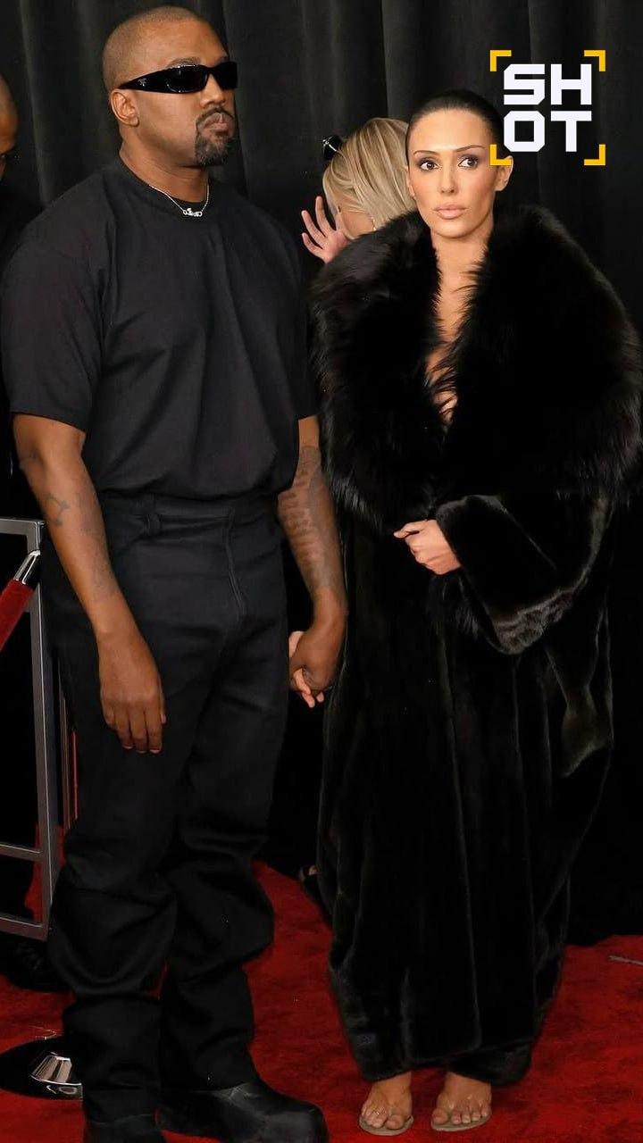 Слитое в сеть фото канье уэст и его "голая жена" Бьянка Цензори на грэмми-2025. Слитое в сеть фото канье уэст и его "голая жена" Бьянка Цензори на грэмми-2025.