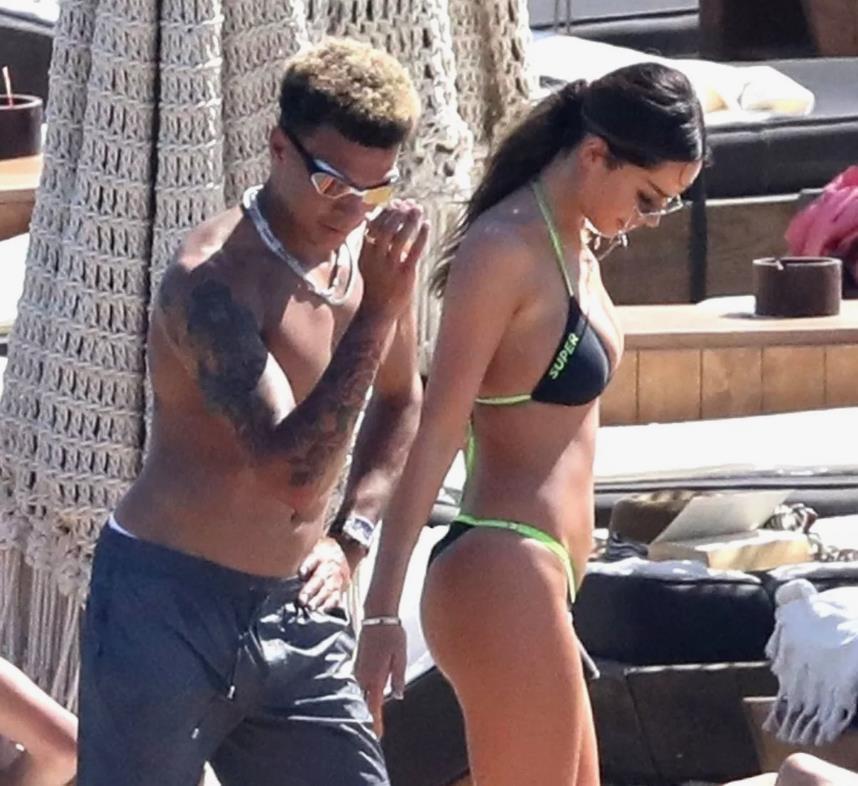 Ещё одно забавное фото с пляжа. Ещё одно забавное фото с пляжа.