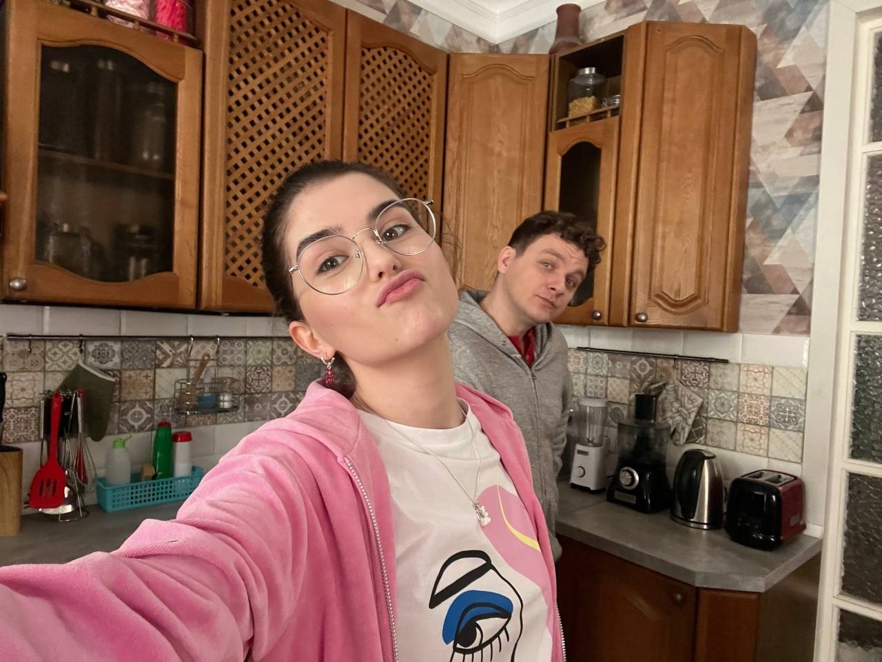 Смешные и свежие фото Филипп Бледный и Полина Денисова. Смешные и свежие фото Филипп Бледный и Полина Денисова.