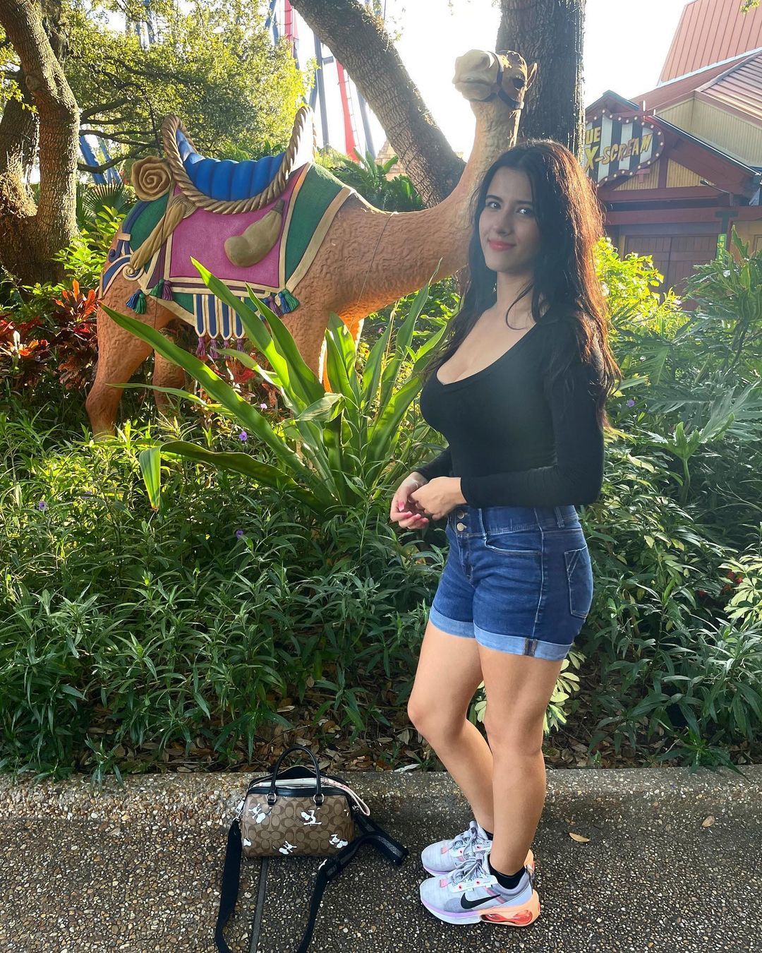 Слив Strawberrytabby tabithalookofsky. Слив Strawberrytabby tabithalookofsky.