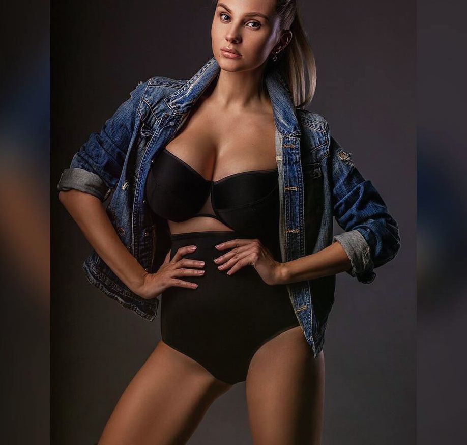 Модель активно ведёт свой onlyfans аккаунт. Не смотря на заметную скромность в глазах Анастасии, слитые фото lady gorbunova довольно часто публикуются и стоят от 8$. Модель активно ведёт свой onlyfans аккаунт. Не смотря на заметную скромность в глазах Анастасии, слитые фото lady gorbunova довольно часто публикуются и стоят от 8$.