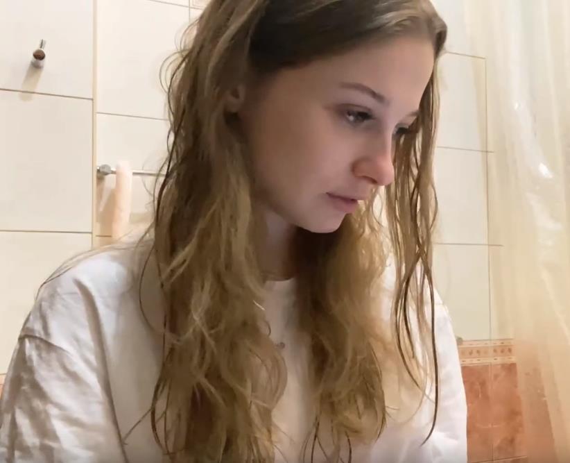 Оля f639olya в ванной. Оля f639olya в ванной.