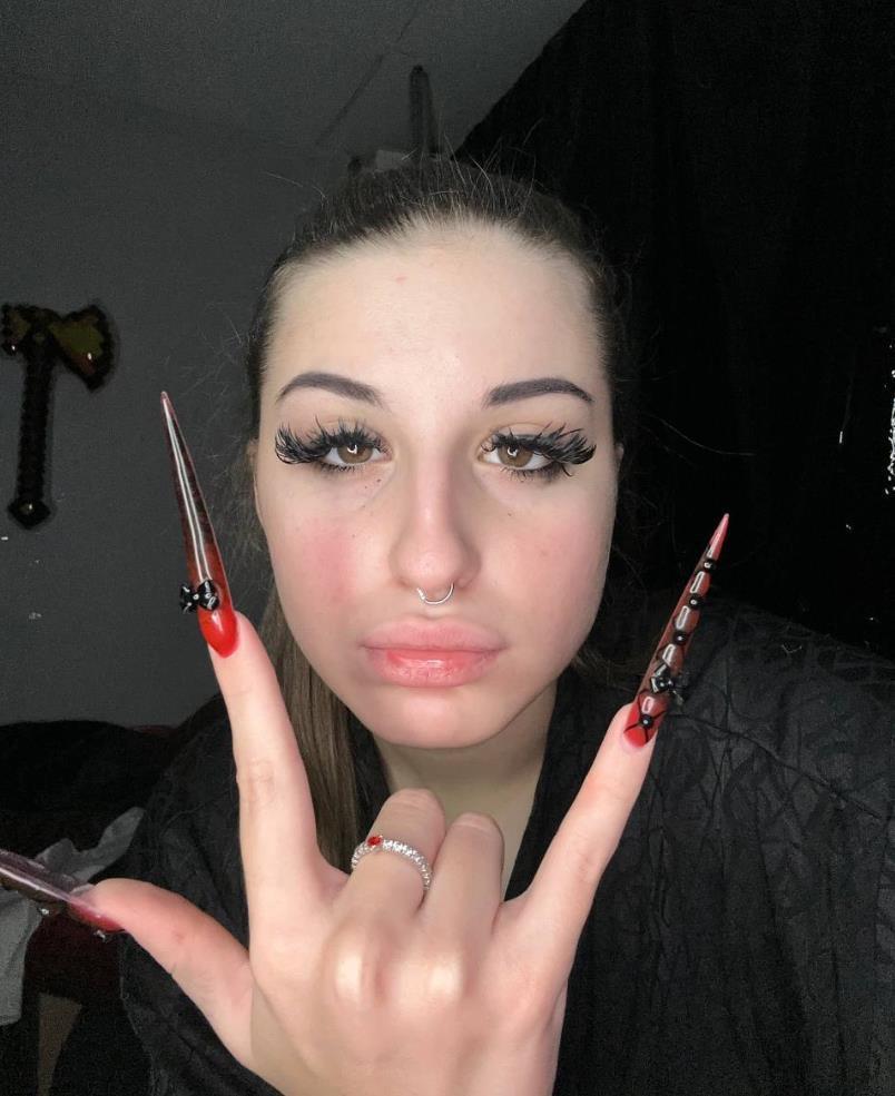 Госпожа Эвелин настоящее фото без макияжа и ретуши. Госпожа Эвелин настоящее фото без макияжа и ретуши.