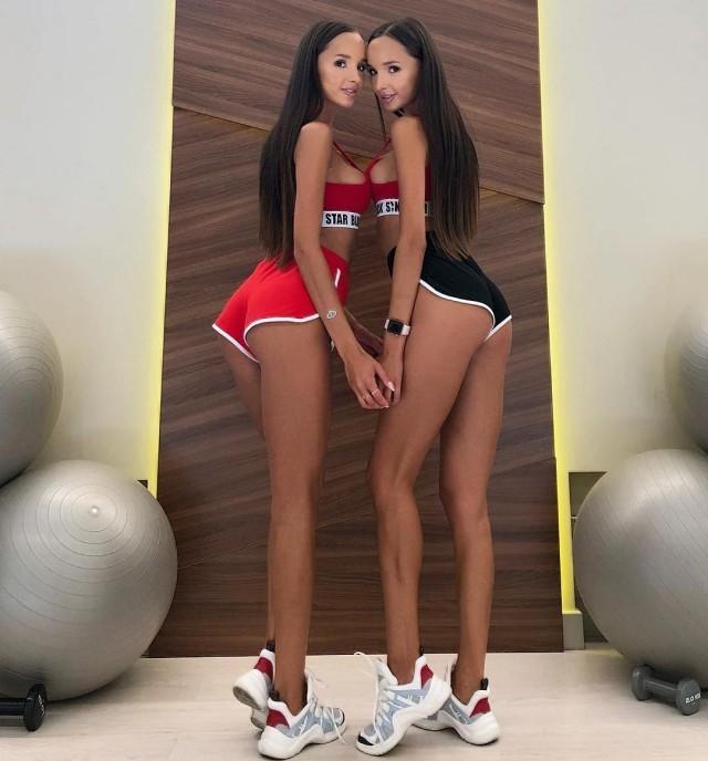 У сестричек Алины и Аделины просто бесконечные ноги 😍. У сестричек Алины и Аделины просто бесконечные ноги 😍.