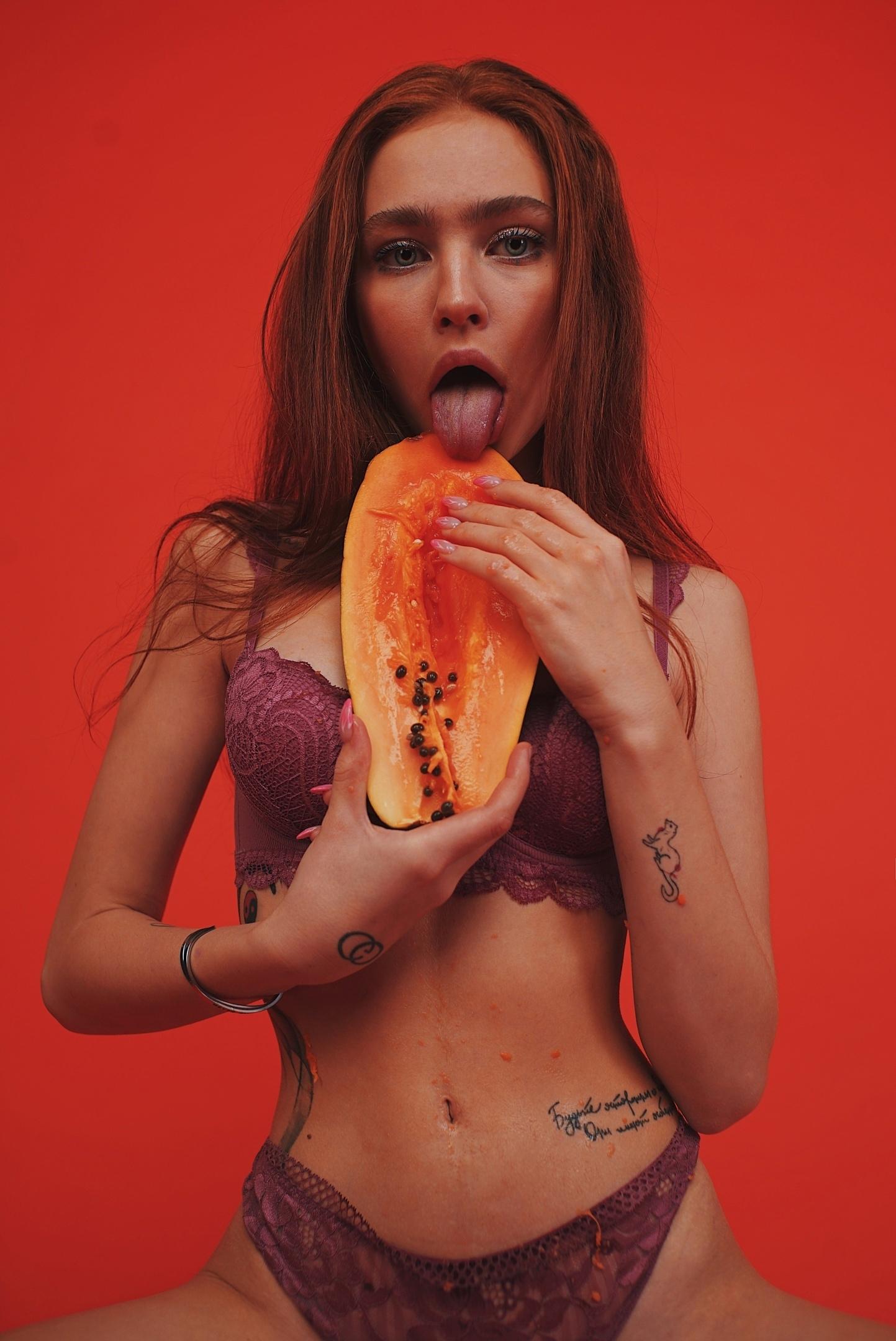 Рыжая нимфа слив - Рената Валлиулина. Рыжая нимфа слив - Рената Валлиулина.