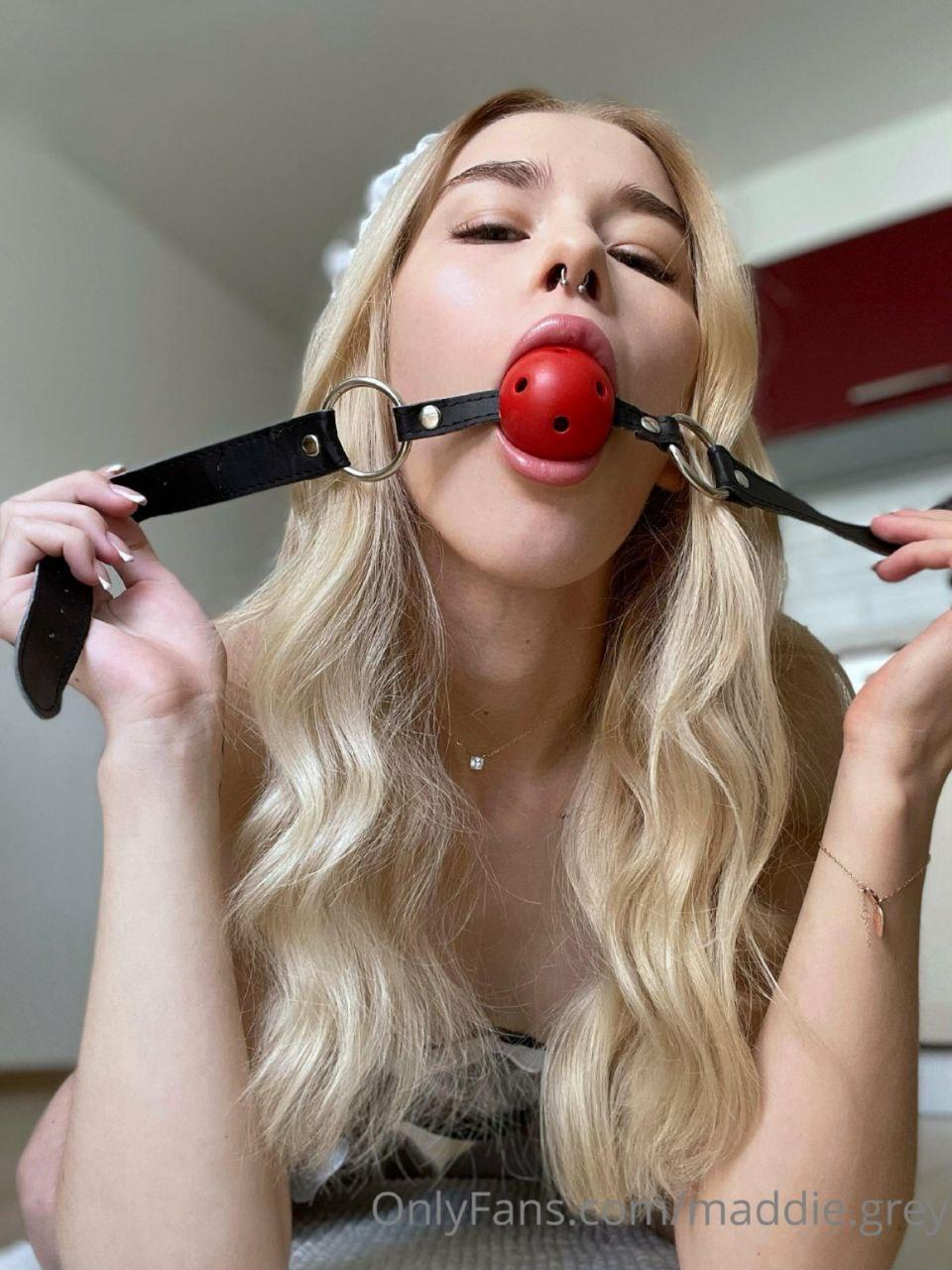 У нее очень красивая фигура, вы сможете ее оценить в нашей подборке ниже, в которой мы слили ее онлифанс.