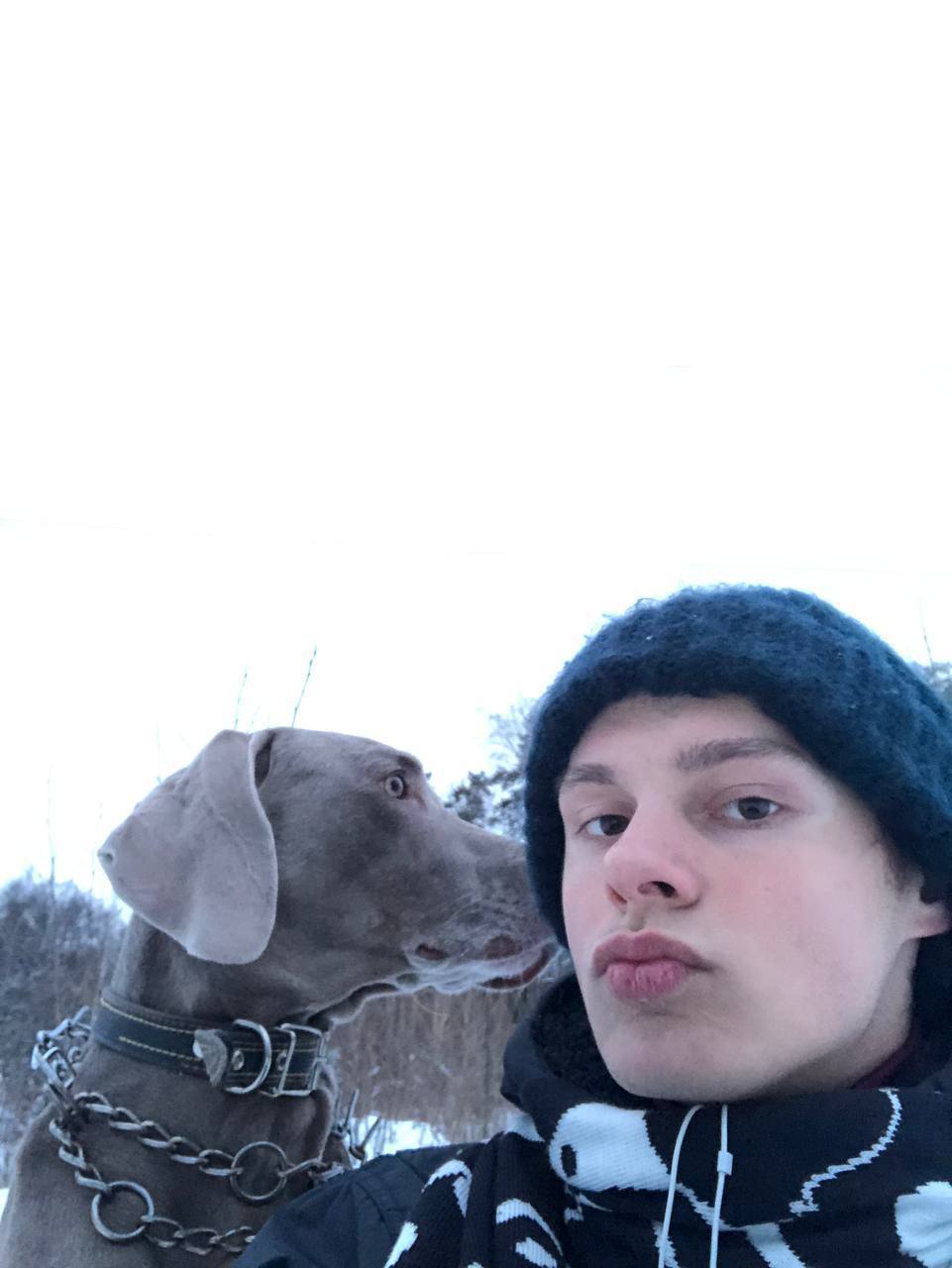 А это зимний снимок "Максима 2003" с его любимым пёсиком. А это зимний снимок "Максима 2003" с его любимым пёсиком.