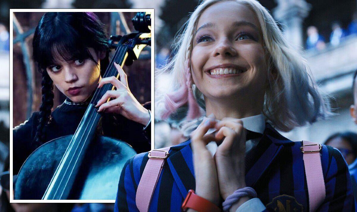 Просто актриса Эмма Майерс знает, как сделать удачные фотографии в зеркале.