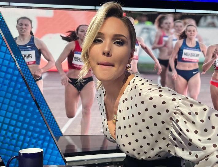 Смешной селфи Яны с работы.