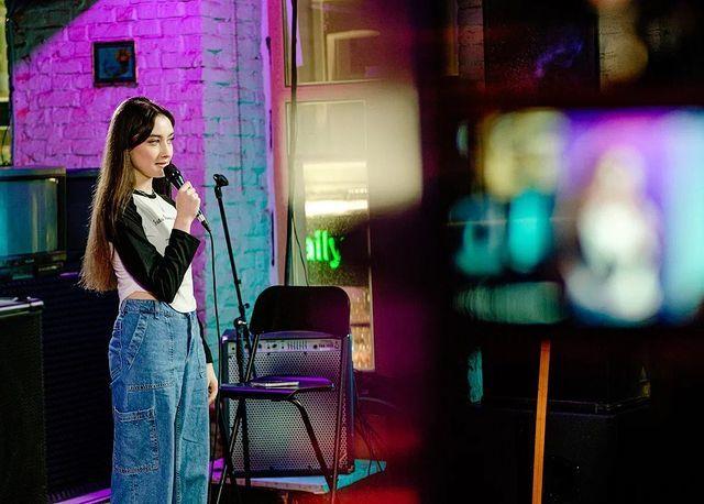 Кадр со Стендап выступления. Кадр со Стендап выступления.