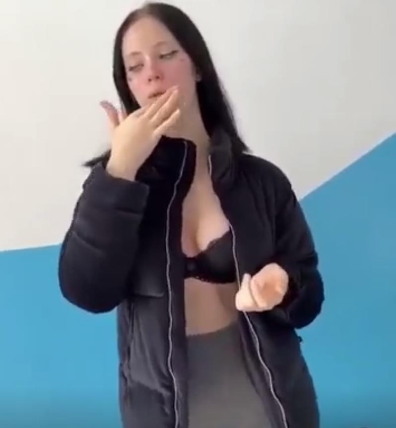 Голая Дарья Перова. Голая Дарья Перова.