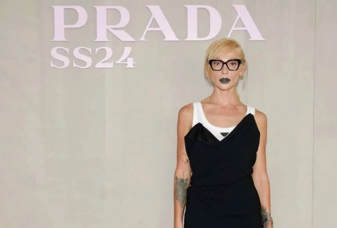 Скандальная "Голая" вечеринка Ивлеевой (Слитые в сеть 98 фото + видео "знаменитостей")