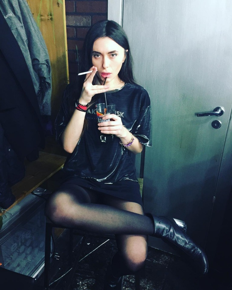 Девушке 27 лет, а родом красавица из столицы Украины, города Киев. Девушке 27 лет, а родом красавица из столицы Украины, города Киев.