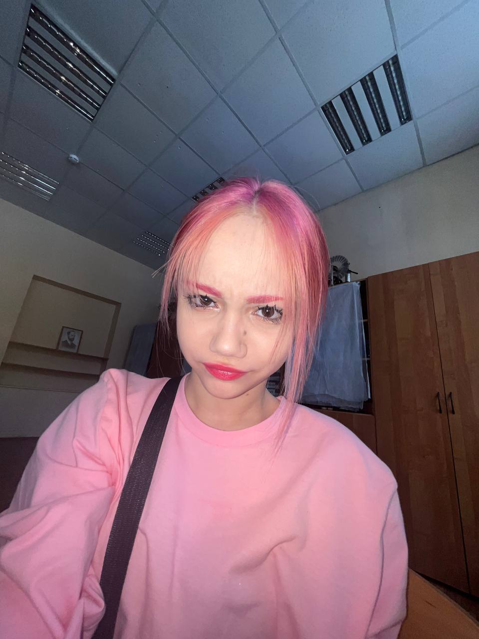 Креативное селфи antottka в подвале. Креативное селфи antottka в подвале.