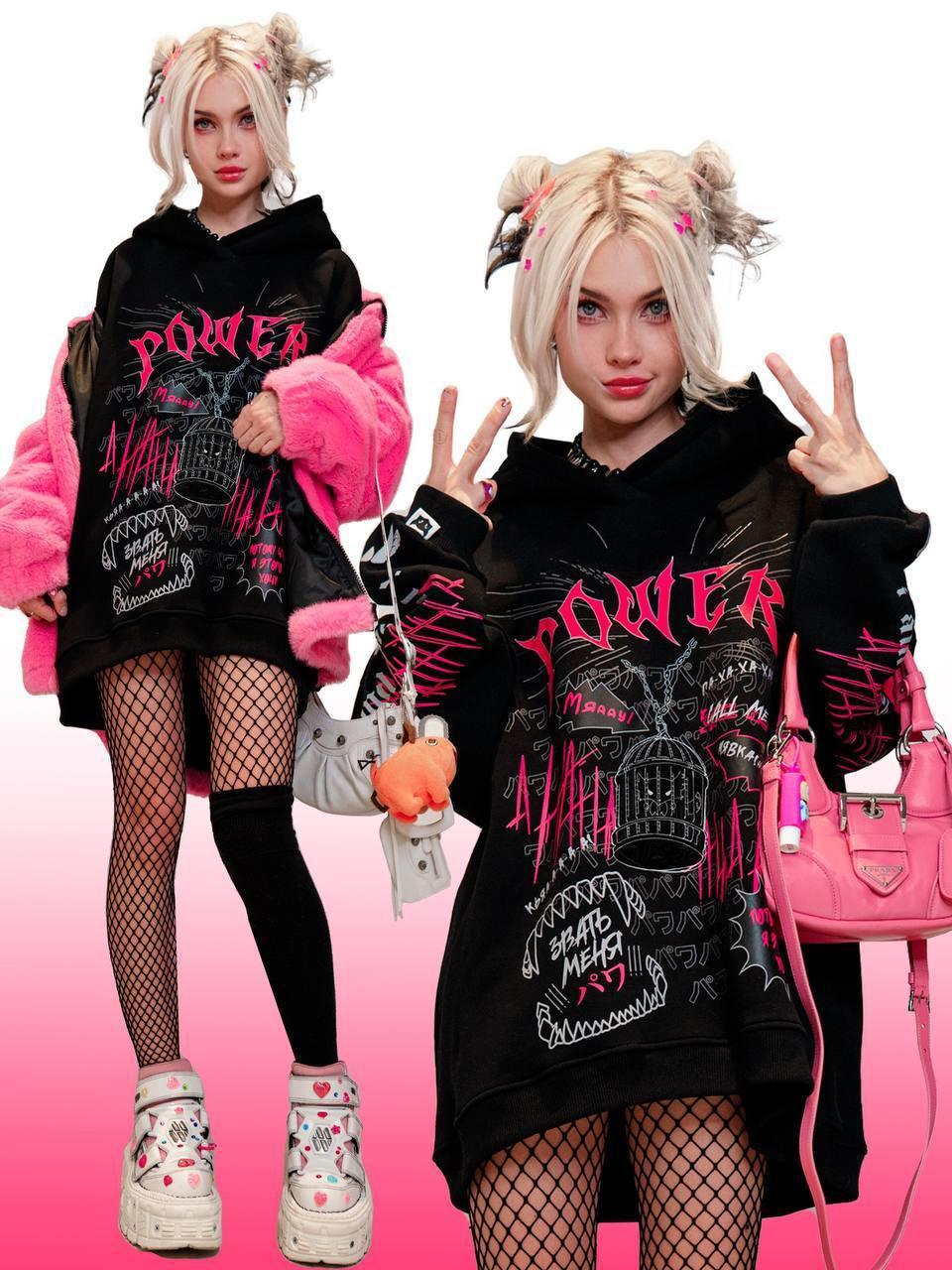 Снимок с Авеми в чёрной кофте и чулках. Снимок с Авеми в чёрной кофте и чулках.