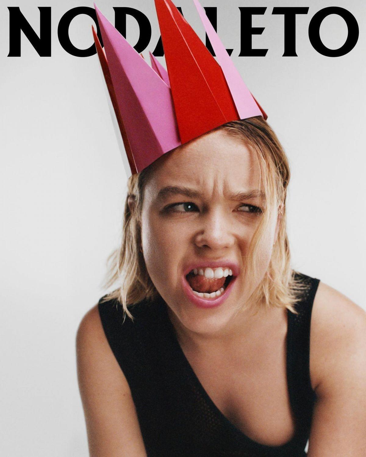 А тут наша героиня в красивом эффектном платье на премьере сериала "Дом Дракона". А тут наша героиня в красивом эффектном платье на премьере сериала "Дом Дракона".