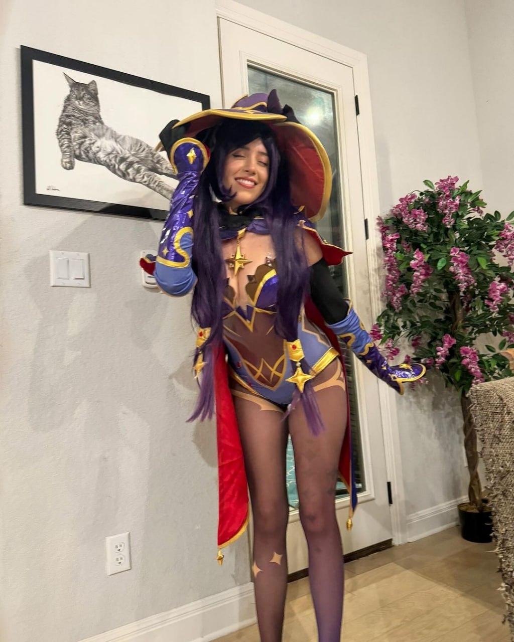 Соблазнительные фотографии с pokimane в костюме ведьмочки, слитые в сеть. Соблазнительные фотографии с pokimane в костюме ведьмочки, слитые в сеть.