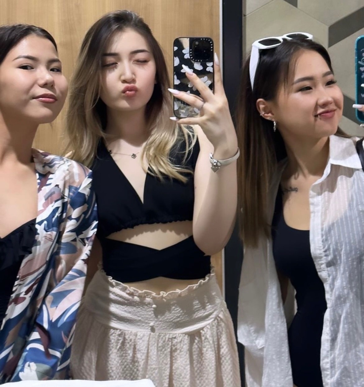 Фото Дилайда, Аяна, Жибек. Фото Дилайда, Аяна, Жибек.