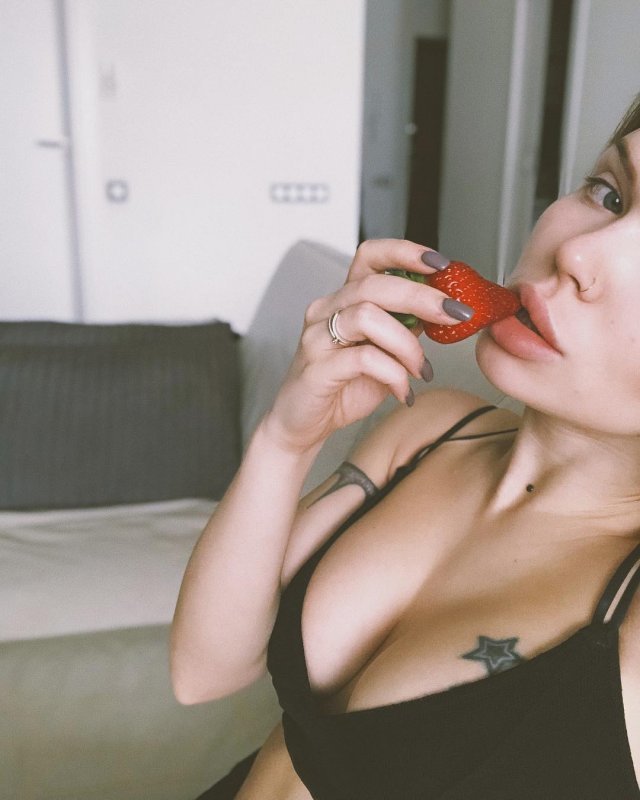 Стримерша Полина Sorabi Стримерша Полина Sorabi