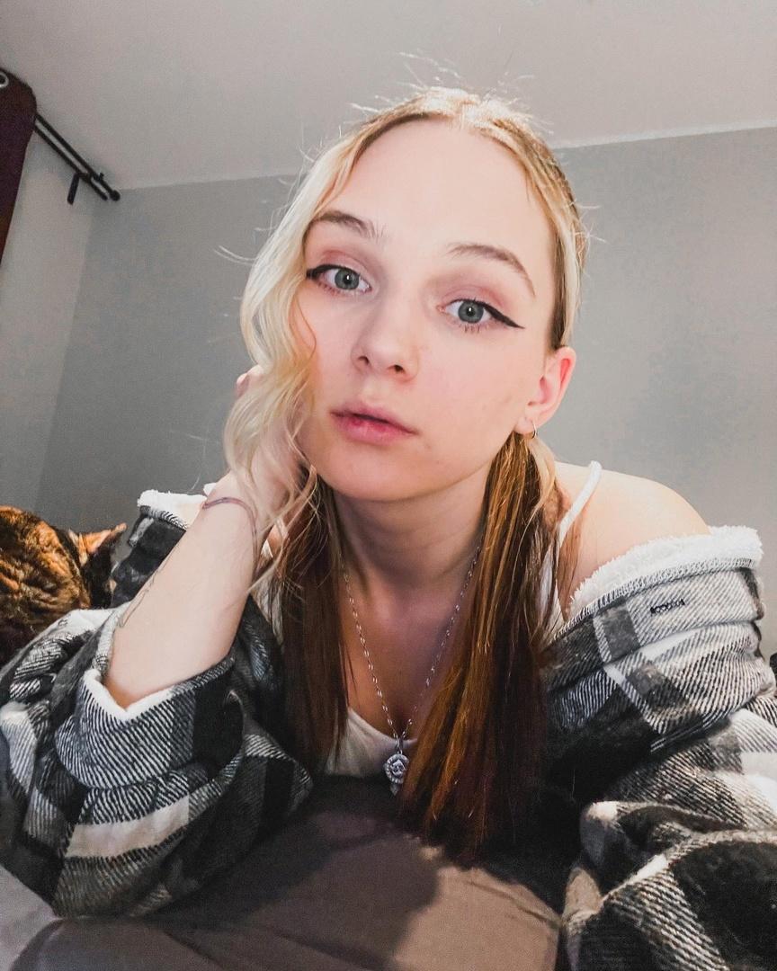 Слив Лерон Барон - известной стримерши на твиче, да и блогерша. Слив Лерон Барон - известной стримерши на твиче, да и блогерша.