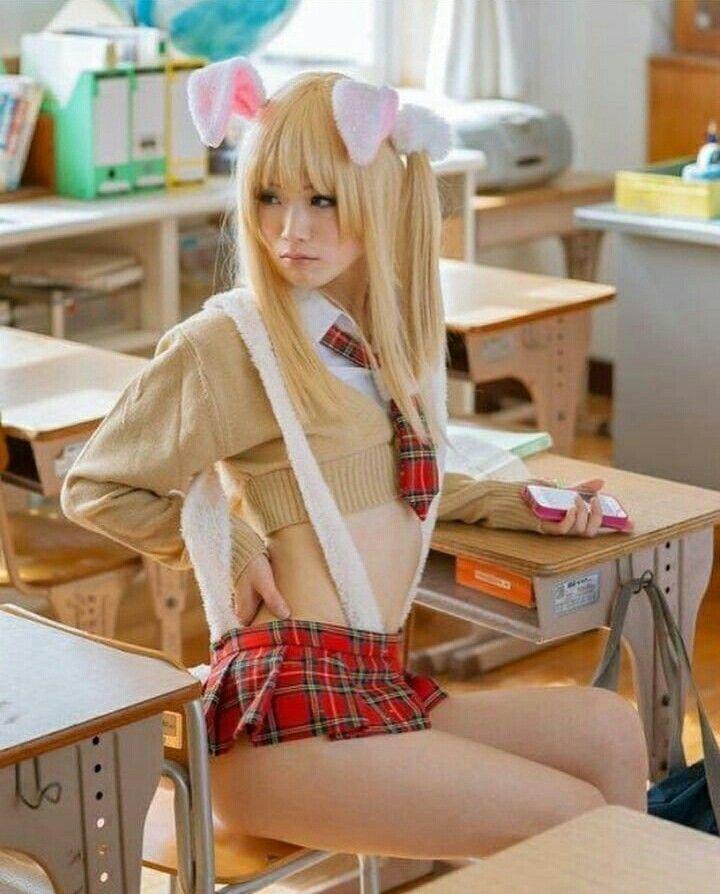 Попки одноклассниц в джинсах, Сочный орех одноклассницы 18.