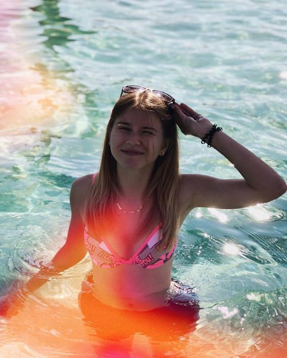 Ваша Маруся радует фанатов горячими снимками. Ваша Маруся радует фанатов горячими снимками.