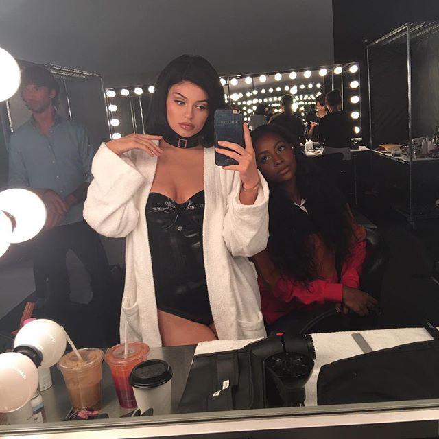 Фото Селфи Кайли Дженнер (Kylie Jenner) в Instagram, 2/12/2015.