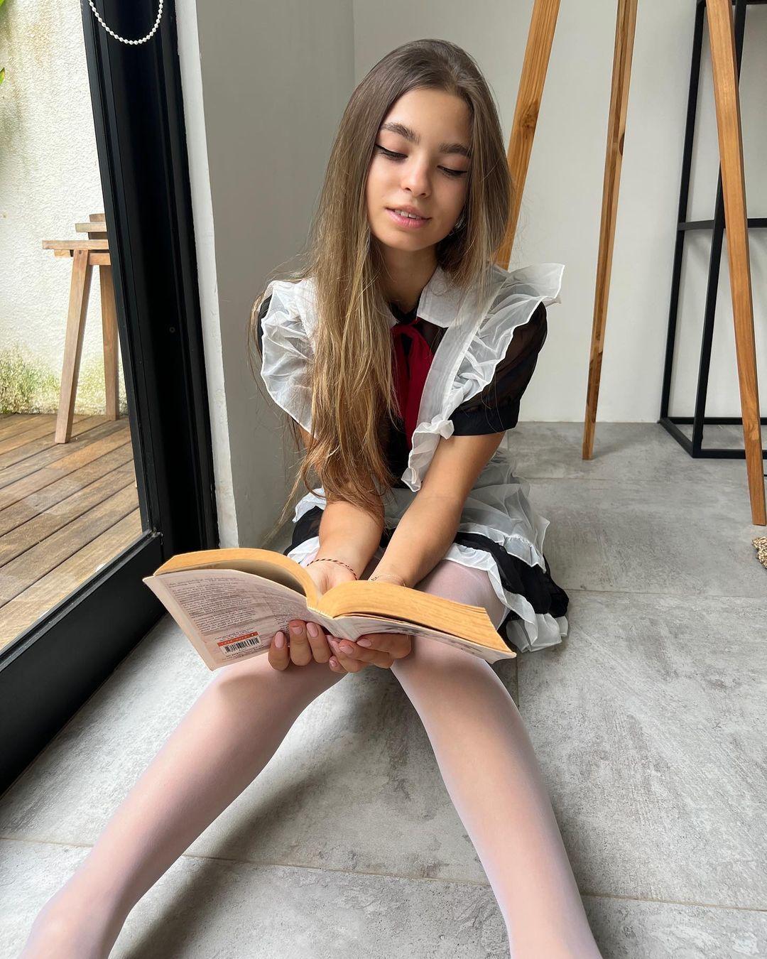 В стиле школьницы Сливы Leraferal. В стиле школьницы Сливы Leraferal.