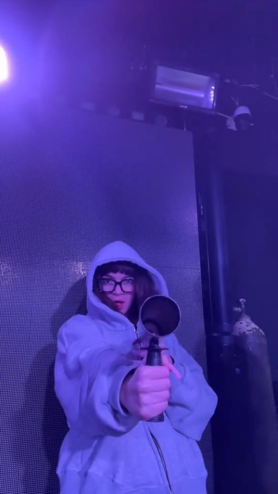 Сменой кадр с Baby Cute, стреляет в вас. Сменой кадр с Baby Cute, стреляет в вас.