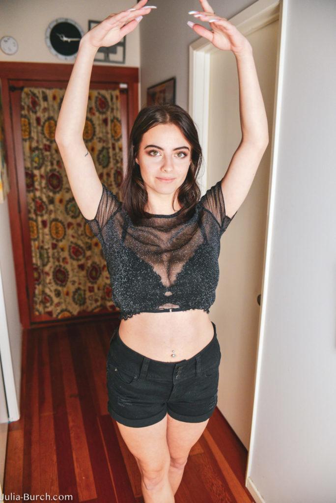 Джулия Бурч онлифанс. Джулия Бурч онлифанс.