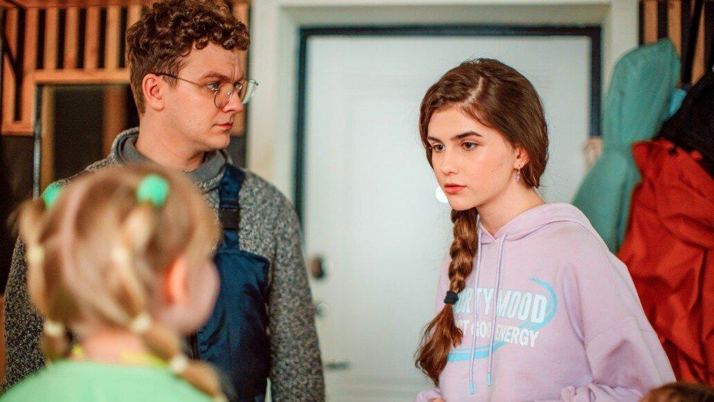 Сниматься в кино Филипп тоже начал рано – в 11 лет. Сниматься в кино Филипп тоже начал рано – в 11 лет.