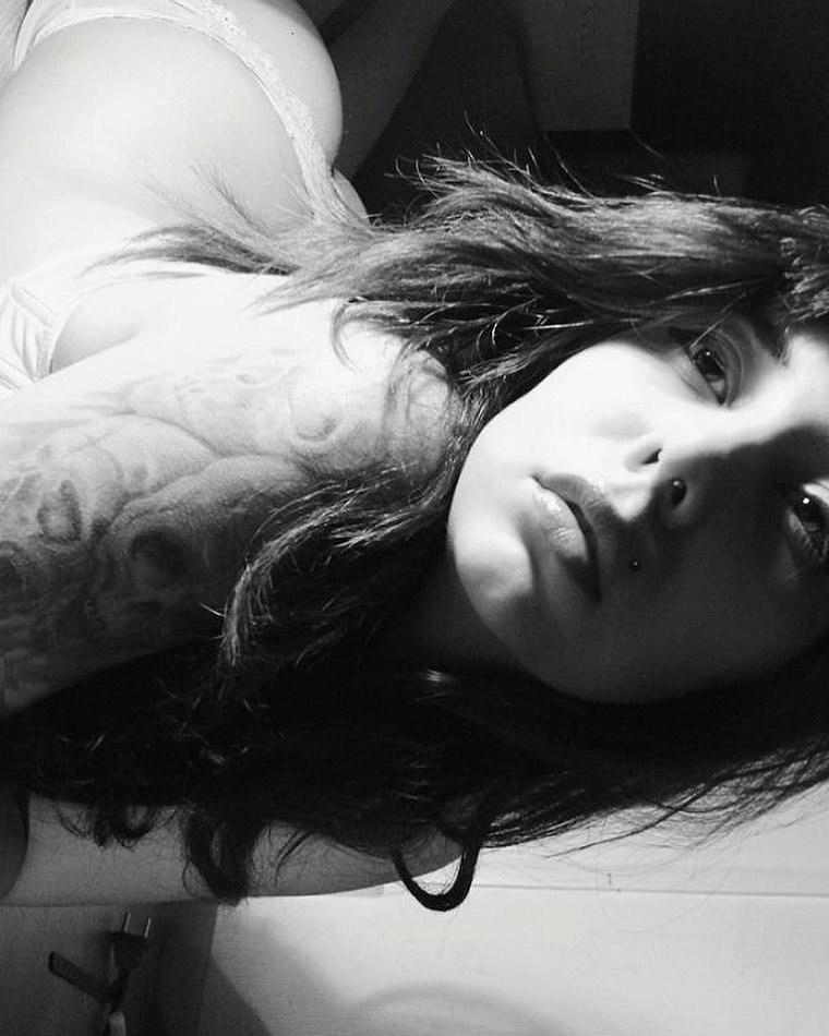 Grshmn — известная блогерша и порноактриса из Санкт-Петербурга. Grshmn — известная блогерша и порноактриса из Санкт-Петербурга.