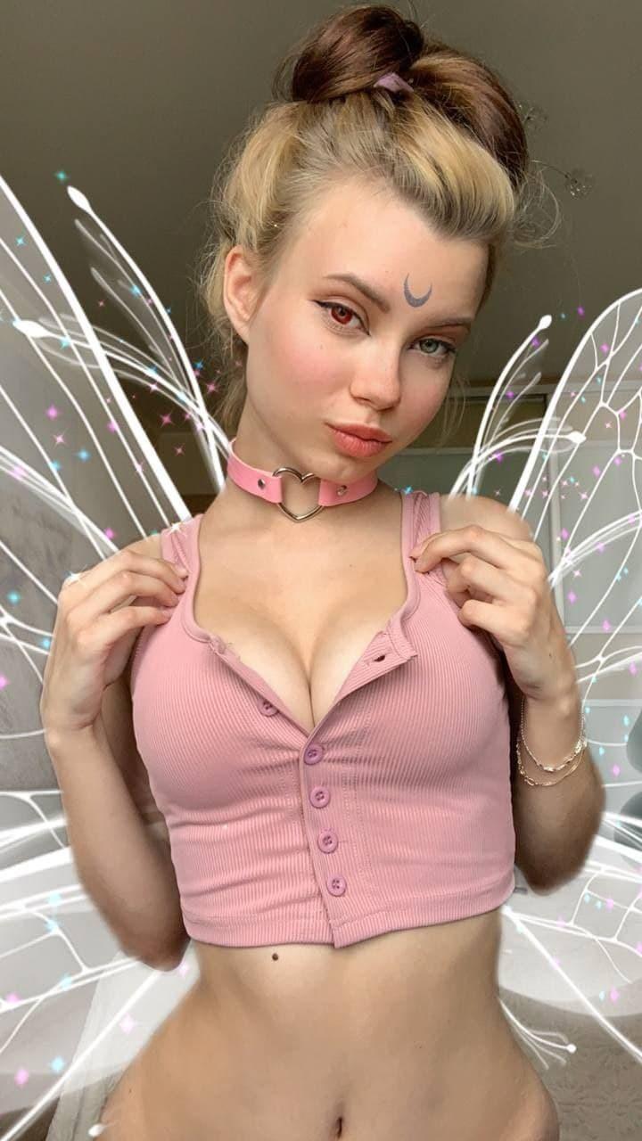 Арина Снежко горячие фото: в купальнике и нижнем белье Арина Снежко горячие фото: в купальнике и нижнем белье