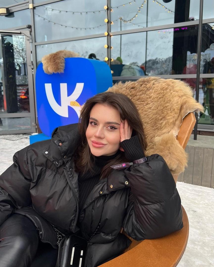 Что известно о биографии модели, тиктокерши Сабины Хайровой.