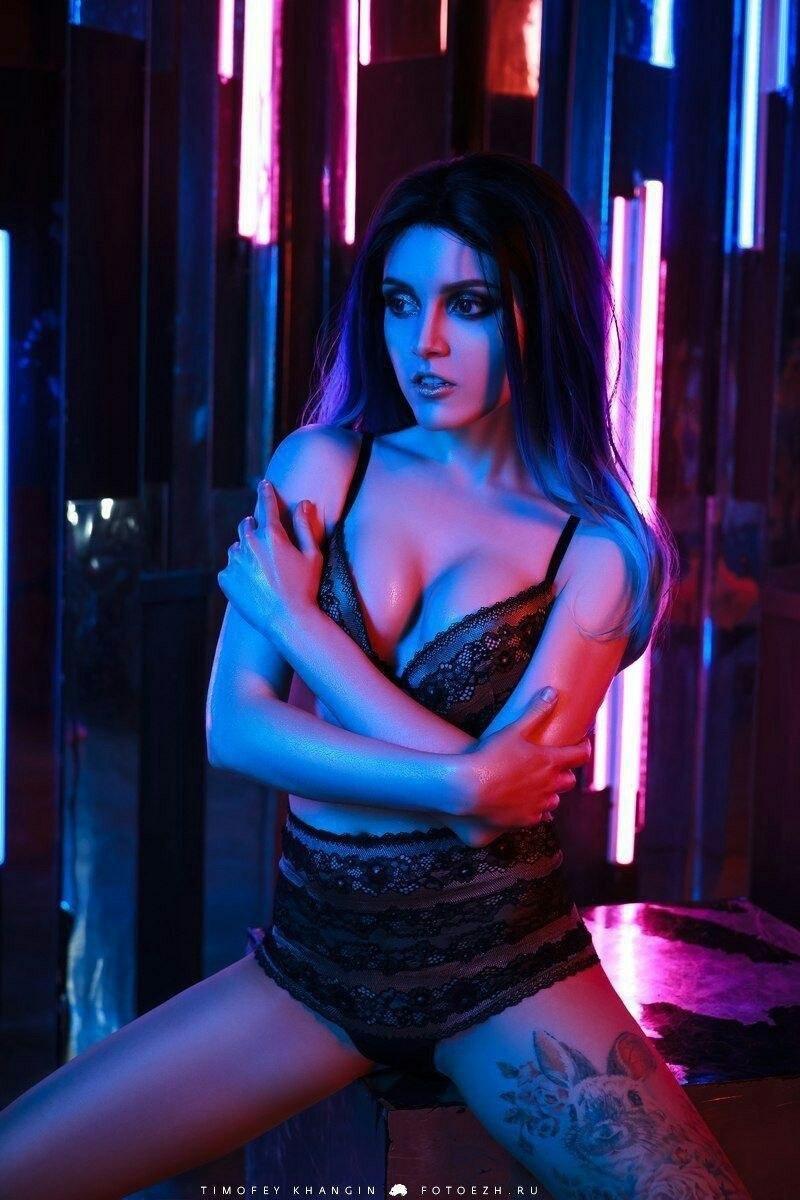 Публикации откровенных фотосессий с участием известных медиаличностей на сервисах с платными подписчиками уже стали обыденной вещью. Публикации откровенных фотосессий с участием известных медиаличностей на сервисах с платными подписчиками уже стали обыденной вещью.