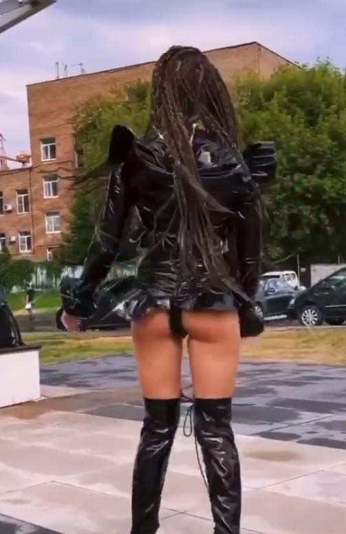 Откровенные горячие фотки в купальнике и не только… Откровенные горячие фотки в купальнике и не только…