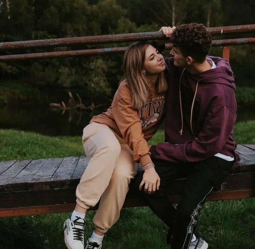 Милое фото влюблённых Ани и Артура.