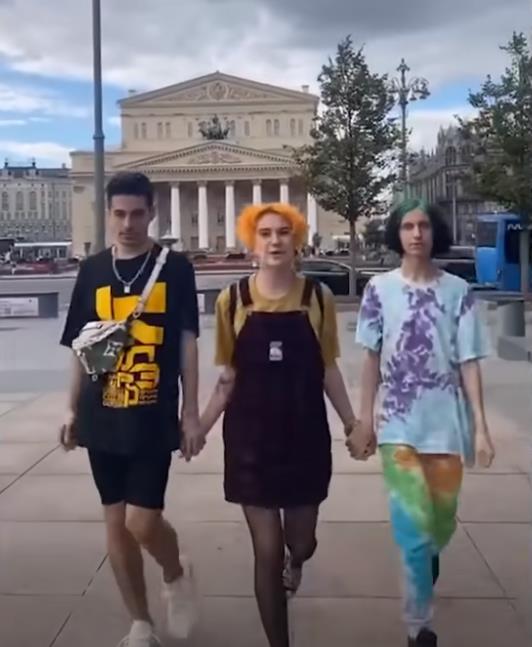 А на этом кадре фотография трэш тиктокеров "Тыквы" и Корейка. А на этом кадре фотография трэш тиктокеров "Тыквы" и Корейка.