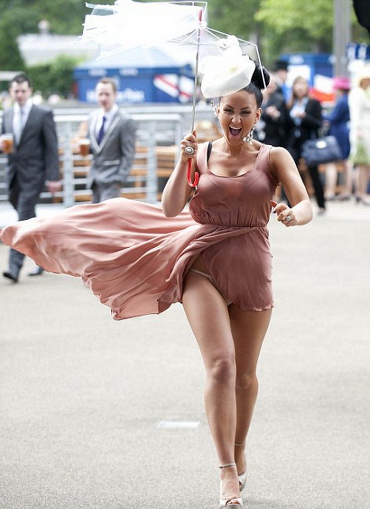 Фото Засветов Девушек На Улице.