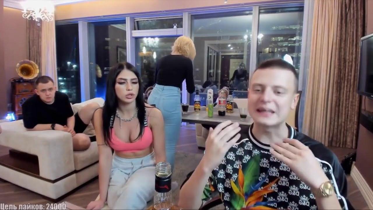 Фото Мелстрой Яна на стриме, Фелиция Мелстрой. Фото Мелстрой Яна на стриме, Фелиция Мелстрой.