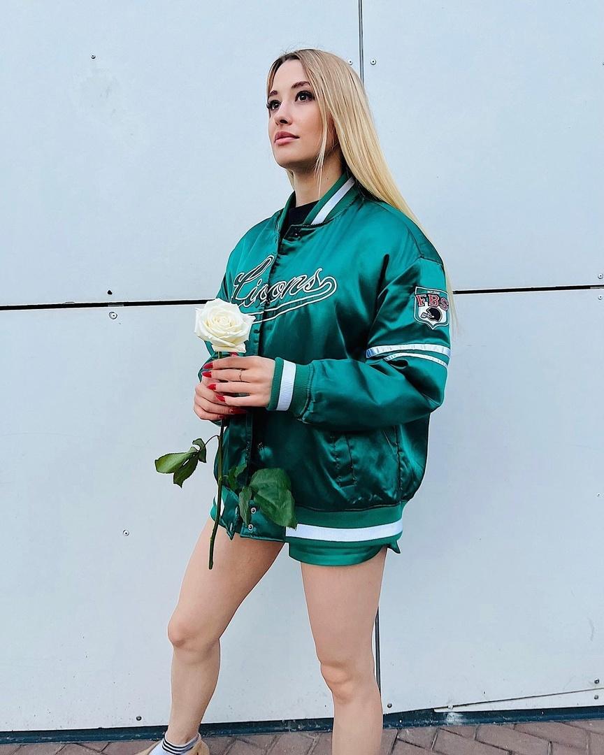 Более 30 слитых фото голой Наташи Марковой. Более 30 слитых фото голой Наташи Марковой.